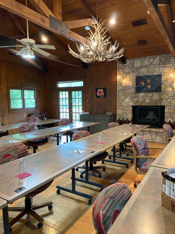 Inn On The River Glen Rose Esterno foto