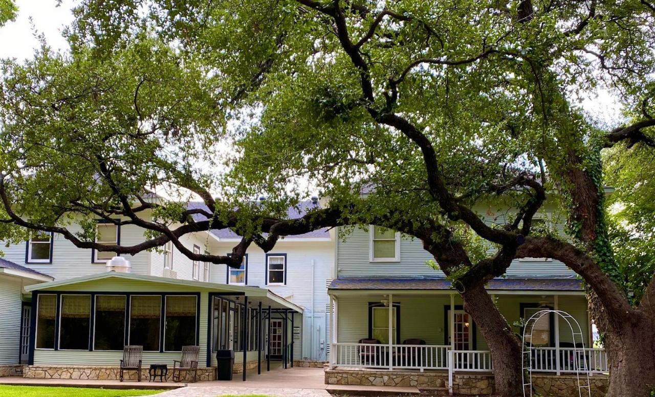 Inn On The River Glen Rose Esterno foto