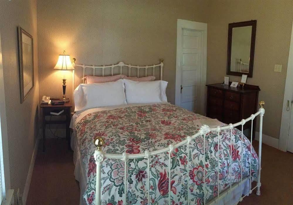 Inn On The River Glen Rose Esterno foto