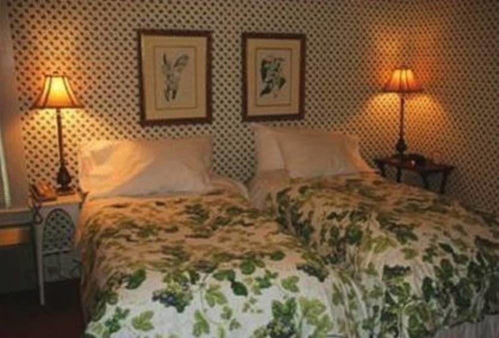 Inn On The River Glen Rose Esterno foto