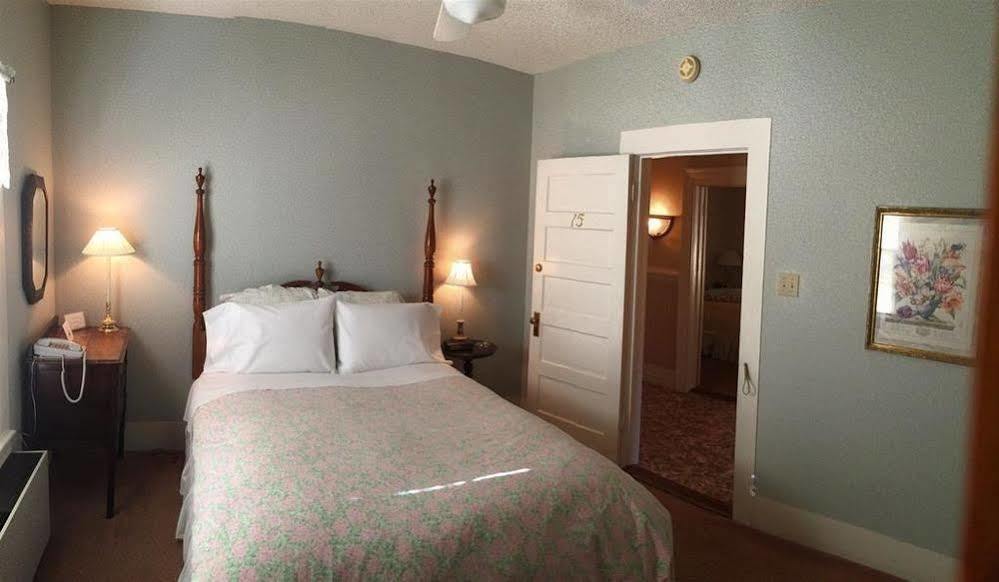 Inn On The River Glen Rose Esterno foto