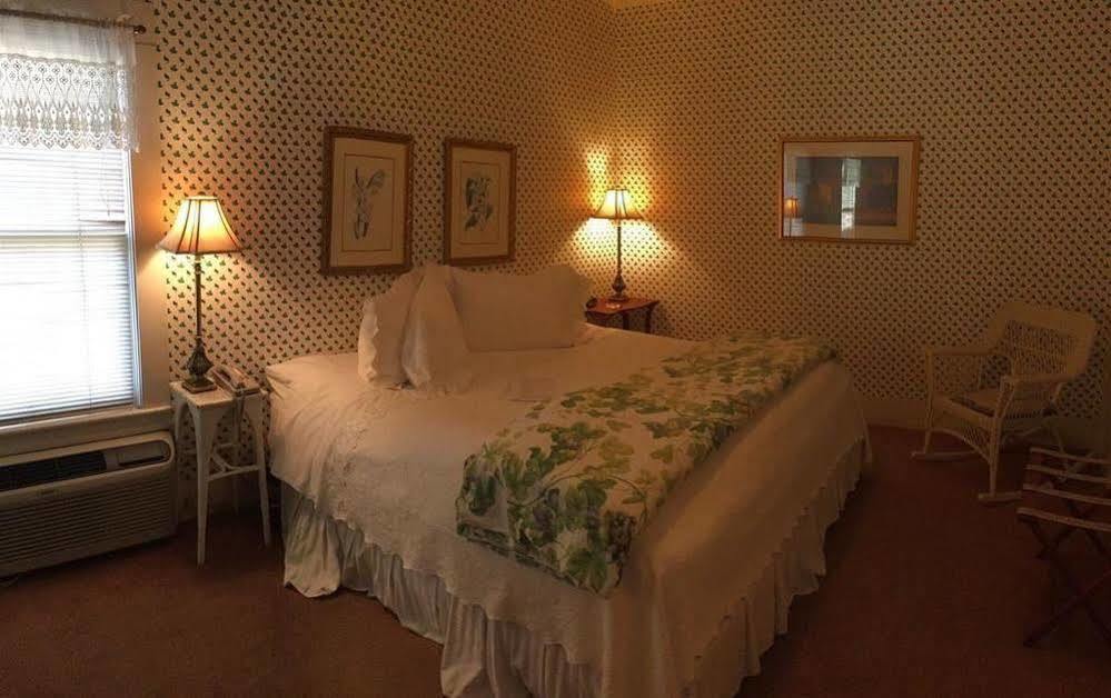 Inn On The River Glen Rose Esterno foto