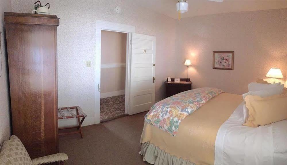 Inn On The River Glen Rose Esterno foto