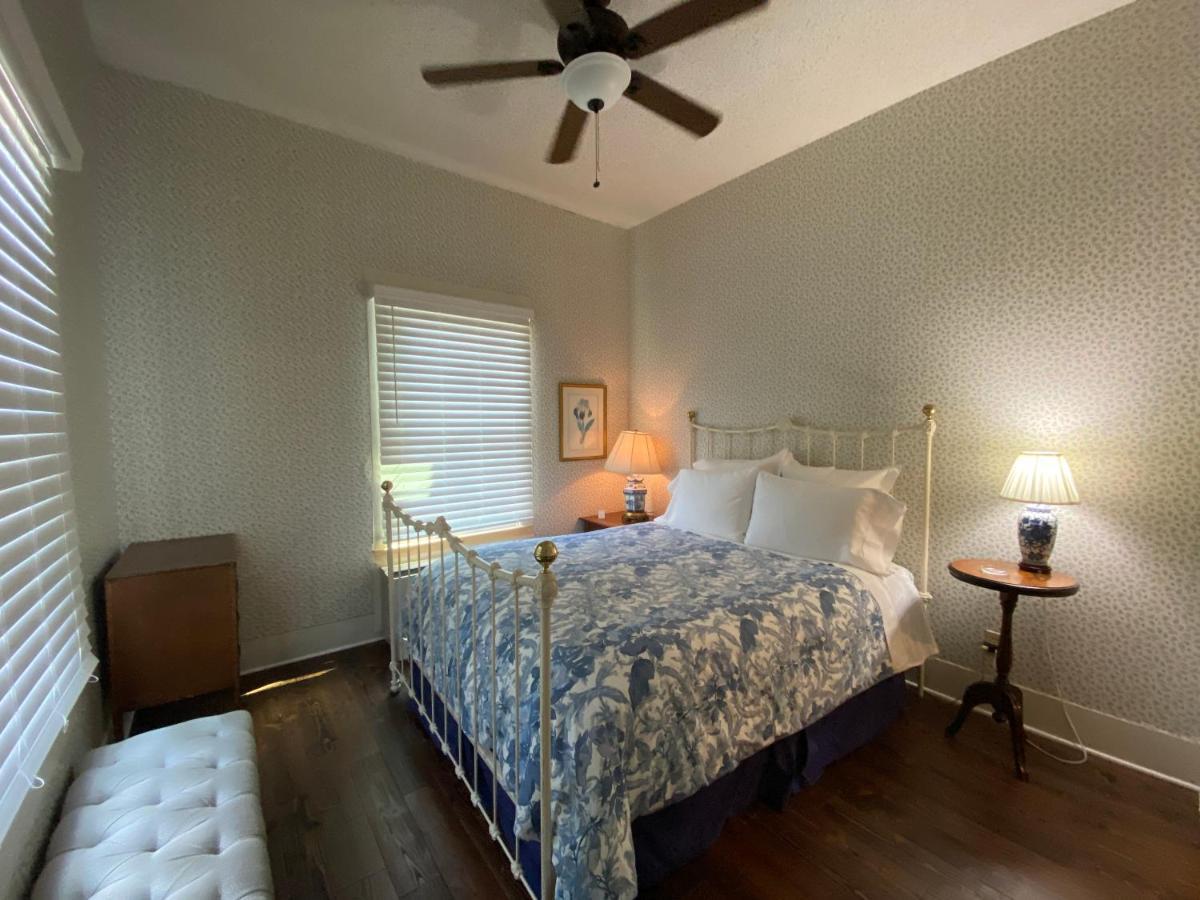Inn On The River Glen Rose Esterno foto